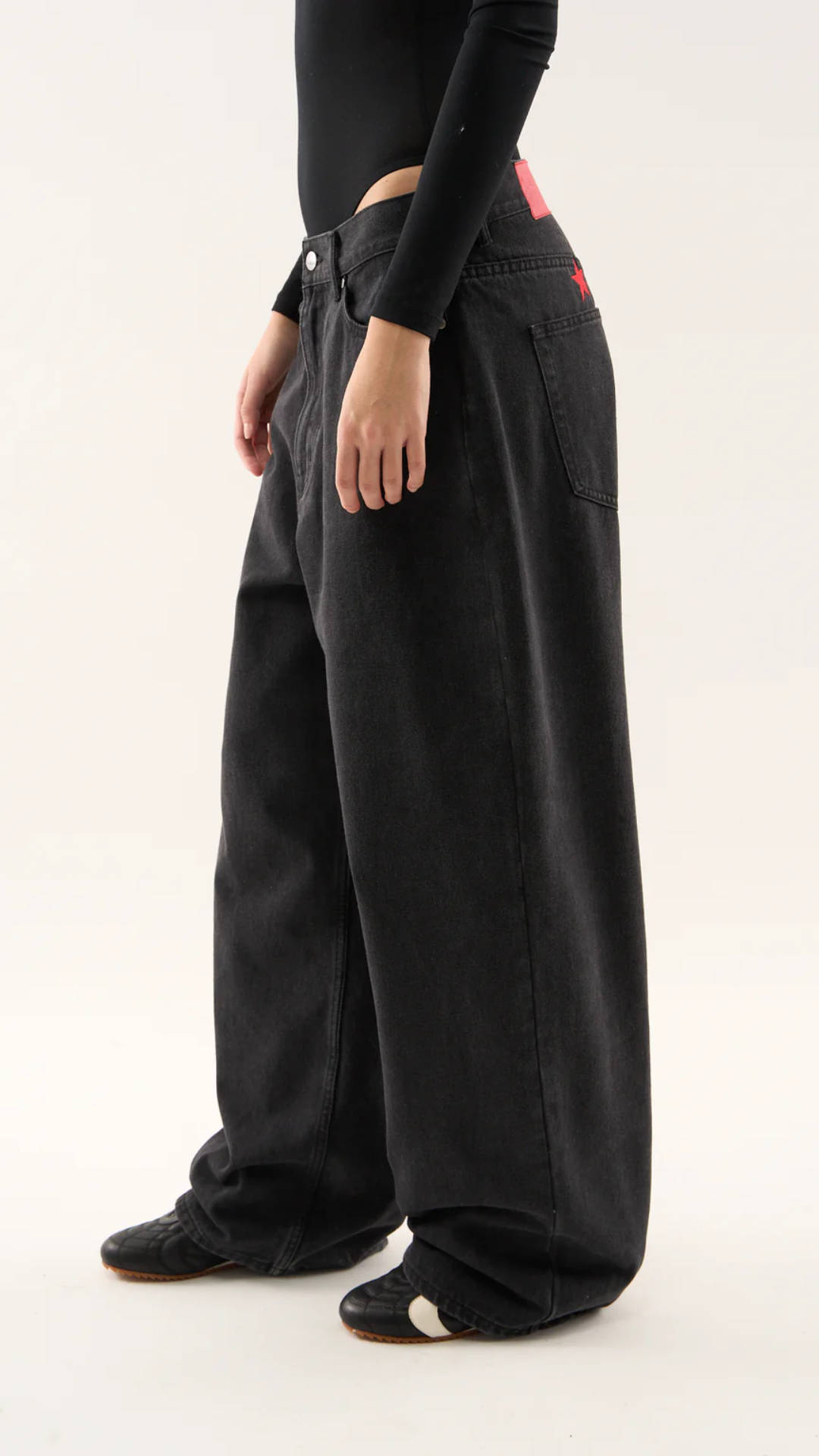 Noir Jean – Moonwashed Black