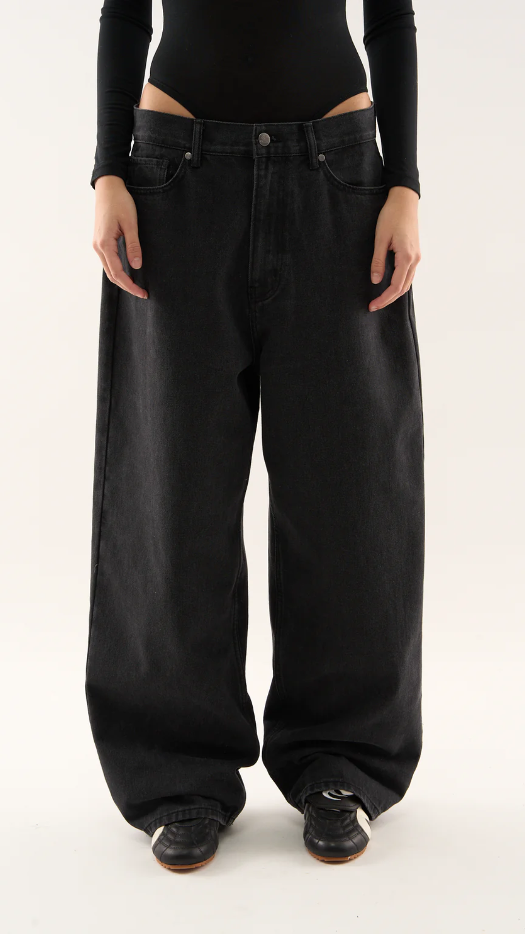 Noir Jean – Moonwashed Black